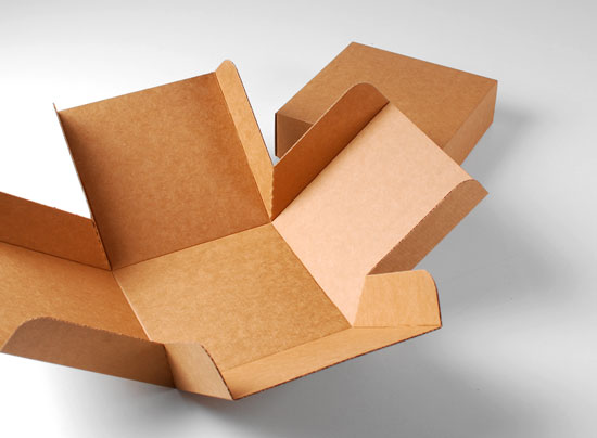 Boîte carton d'expédition avec couvercle
