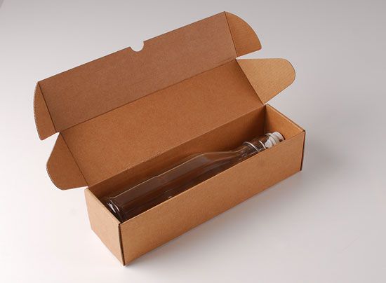 Bouteille en verre pour l'eau, avec bouchon mécanique 