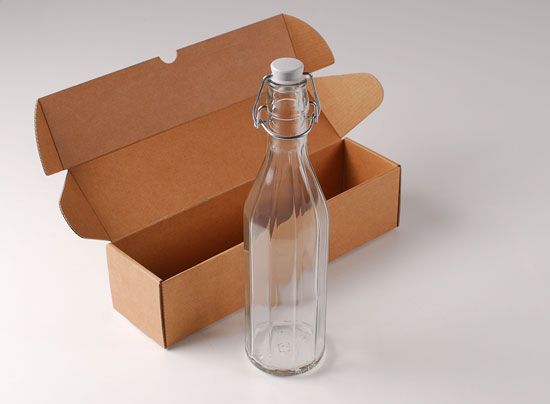 Bouteille en verre pour l'eau, avec bouchon mécanique 