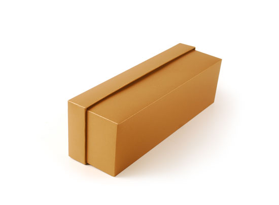 Boîte carton renforcée pour une bouteille de vin avec couvercle
