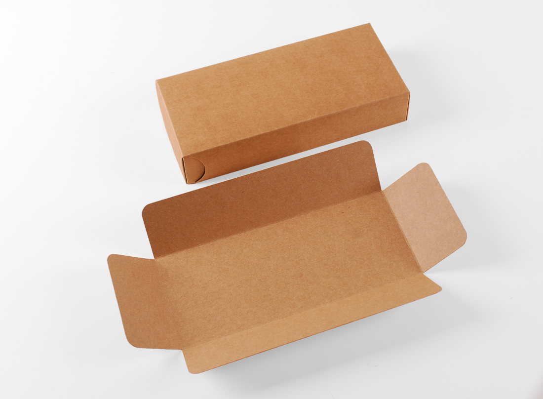 Boîte en carton pour sushis avec range-baguettes