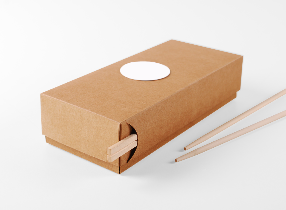 Boîte en carton pour sushis avec range-baguettes