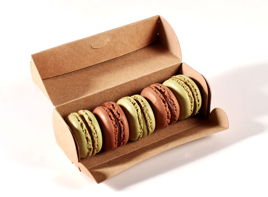 Boîte allongée avec couvercle pour macarons
